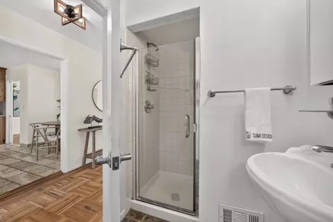Bath - 172 Shoreview Ave, Pacifica, CA 94044 photo 3 of 4