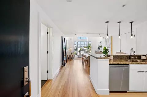 Entry Way - 3375 17th St 311, San Francisco, CA 94110 photo 2 of 3