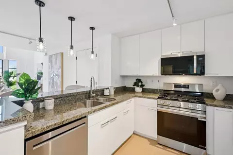 Kitchen - 3375 17th St 311, San Francisco, CA 94110 photo 2 of 5