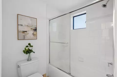 Bath - 3375 17th St 311, San Francisco, CA 94110 photo 4 of 4
