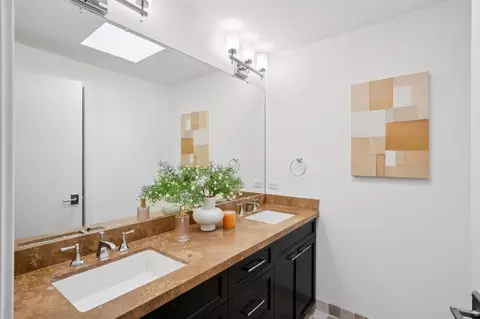 Bath - 3375 17th St 311, San Francisco, CA 94110 photo 3 of 4