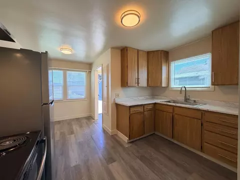 Kitchen - 146 Rodeo Ave, Salinas, CA 93906 photo 3 of 3