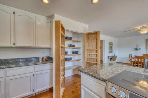 Kitchen - 301 Karen Ct, Aromas, CA 95004 photo 6 of 7