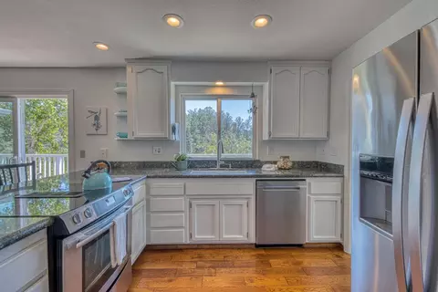 Kitchen - 301 Karen Ct, Aromas, CA 95004 photo 4 of 7