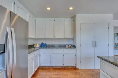 Kitchen - 301 Karen Ct, Aromas, CA 95004 photo 7 of 7