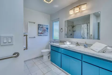 Bath - 301 Karen Ct, Aromas, CA 95004 photo 1 of 4