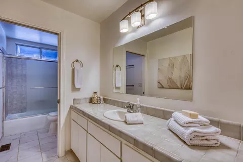 Bath - 301 Karen Ct, Aromas, CA 95004 photo 3 of 4