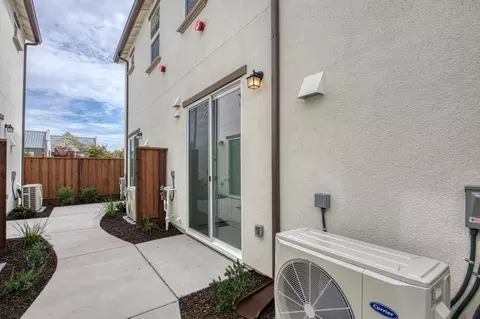 3052 Macarthur Dr D, Marina, CA 93933 photo 3