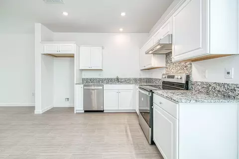 3052 Macarthur Dr D, Marina, CA 93933 photo 4