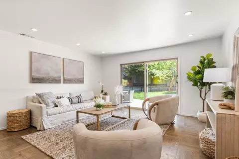 Living - 1096 Valencia Way, Pacifica, CA 94044 photo 2 of 3