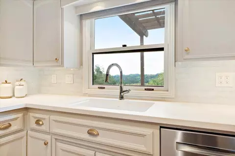 Kitchen - 220 Whippet Run, Corralitos, CA 95076 photo 7 of 9