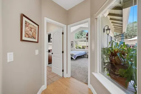 Entry Way - 6755 Langley Canyon Rd, Salinas, CA 93907 photo 4 of 7
