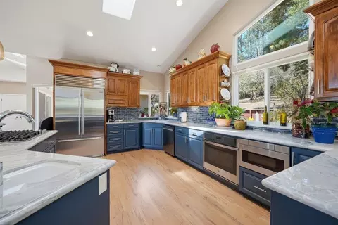 Kitchen - 6755 Langley Canyon Rd, Salinas, CA 93907 photo 2 of 6