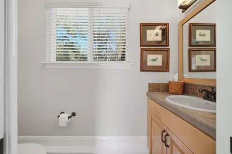 Bath - 6755 Langley Canyon Rd, Salinas, CA 93907 photo 3 of 3