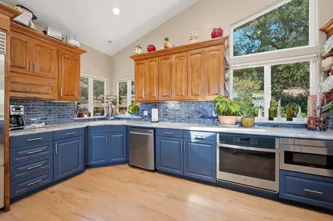 Kitchen - 6755 Langley Canyon Rd, Salinas, CA 93907 photo 4 of 6