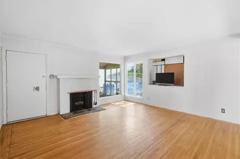 Living - 720 Hacienda Way, Millbrae, CA 94030 photo 2 of 4