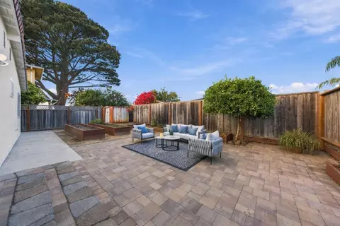 Exterior - 715 Montezuma Dr, Pacifica, CA 94044 photo 4 of 6