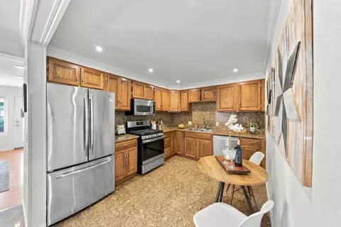 Kitchen - 715 Montezuma Dr, Pacifica, CA 94044 photo 2 of 4