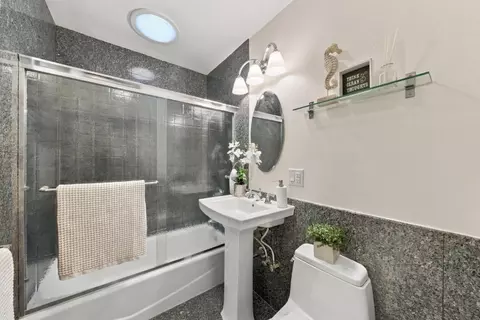 Bath - 715 Montezuma Dr, Pacifica, CA 94044 photo 6 of 6