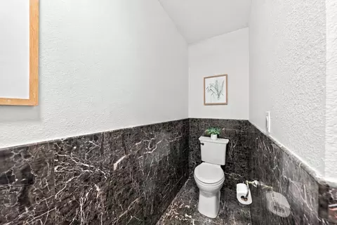 Bath - 715 Montezuma Dr, Pacifica, CA 94044 photo 5 of 6