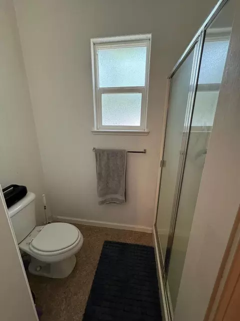 Bath - 1170 E 9th St, Chico, CA 95928 photo 3 of 5