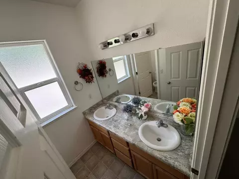 Bath - 1170 E 9th St, Chico, CA 95928 photo 4 of 5