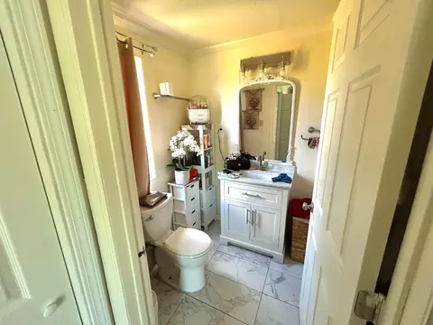 Bath - 1332 Alma Ave, Salinas, CA 93905 photo 2 of 3