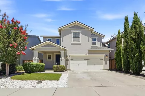 290 Heartland Dr, Hollister, CA 95023
