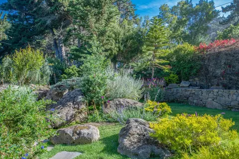 Exterior - 163 5 Spindrift Rd, Carmel, CA 93923 photo 8 of 9