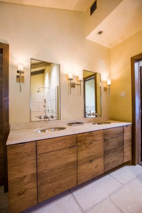 Bath - 163 5 Spindrift Rd, Carmel, CA 93923 photo 1 of 3