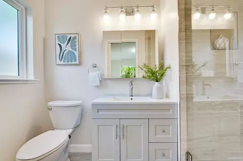 Bath - 1680 Fordham Way, Mountain View, CA 94040 photo 2 of 4