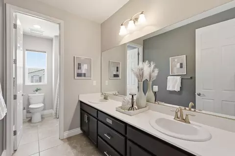 Bath - 1080 Ruby Way, Gilroy, CA 95020 photo 4 of 5
