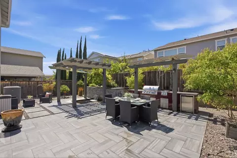 Exterior - 1080 Ruby Way, Gilroy, CA 95020 photo 6 of 14
