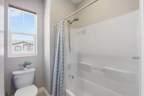Bath - 1080 Ruby Way, Gilroy, CA 95020 photo 5 of 5