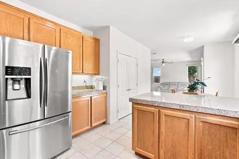 Kitchen - 691 Tulare Ct, Tracy, CA 95304 photo 3 of 4
