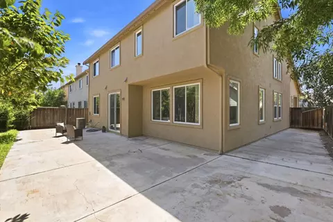 Exterior - 691 Tulare Ct, Tracy, CA 95304 photo 6 of 7