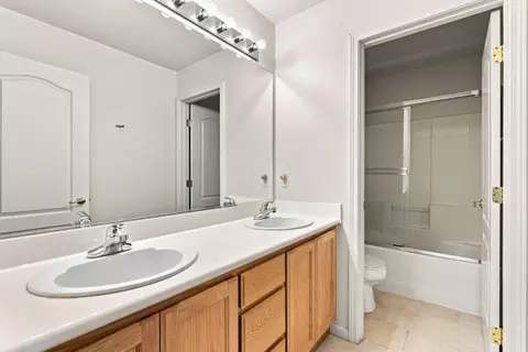 Bath - 691 Tulare Ct, Tracy, CA 95304 photo 3 of 4