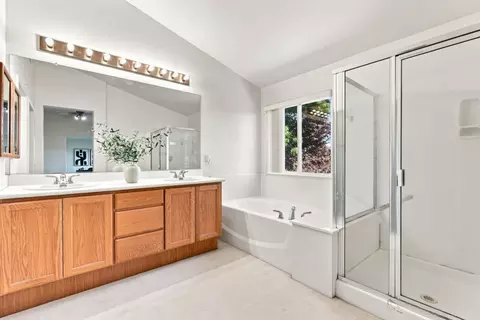 Bath - 691 Tulare Ct, Tracy, CA 95304 photo 1 of 4