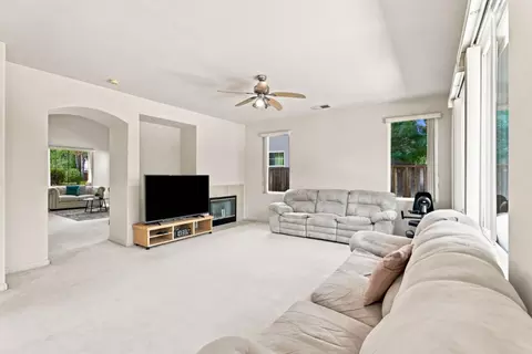 Living - 691 Tulare Ct, Tracy, CA 95304 photo 1 of 3