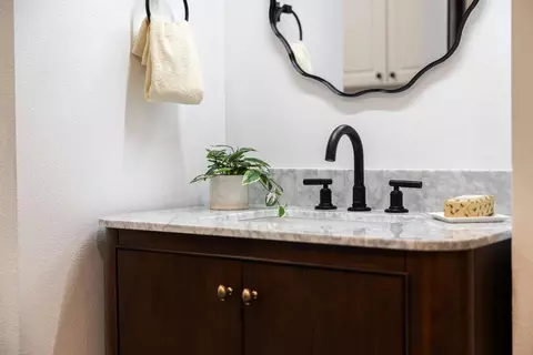 Bath - 3700 Hardin Way, Soquel, CA 95073 photo 3 of 3