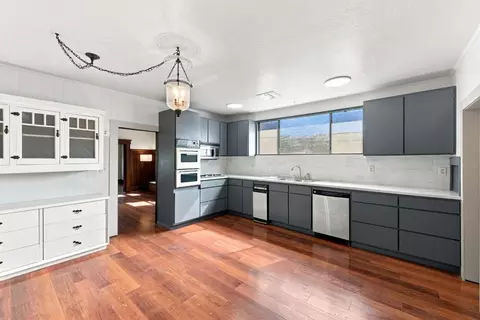 Kitchen - 212 E Rincon Ave, Campbell, CA 95008 photo 3 of 6