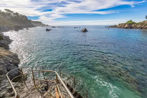 View/Area - 231 Spindrift Rd, Carmel, CA 93923 photo 7 of 8