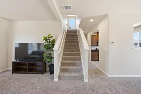 Entry Way - 458 Liberty Ct, Soledad, CA 93960 photo 2 of 6