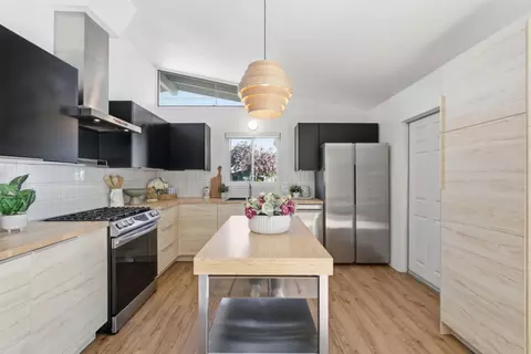 Kitchen - 1633 Juniper St, Livermore, CA 94551 photo 3 of 4