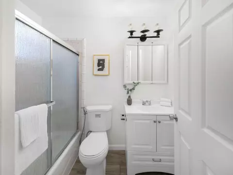 Bath - 100 Beacon Dr, Milpitas, CA 95035 photo 2 of 3