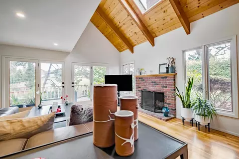 Living - 135 Seabreeze Pl, Aptos, CA 95003 photo 2 of 4