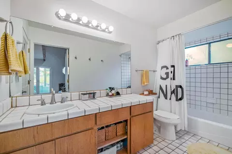 Bath - 135 Seabreeze Pl, Aptos, CA 95003 photo 1 of 3