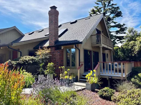 Exterior - 135 Seabreeze Pl, Aptos, CA 95003 photo 3 of 6