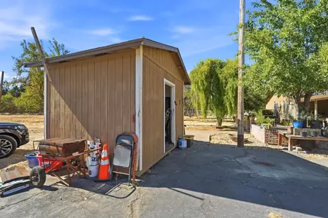 Exterior - 925 Ohio Ave, Modesto, CA 95358 photo 5 of 12