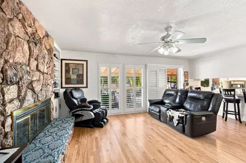 Living - 925 Ohio Ave, Modesto, CA 95358 photo 1 of 2